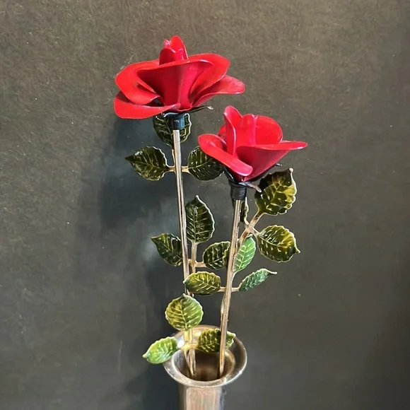 Vintage 1977 Mann Metal Flower Double Red Rose Gold Art Deco Vase - Picture 2 of 4